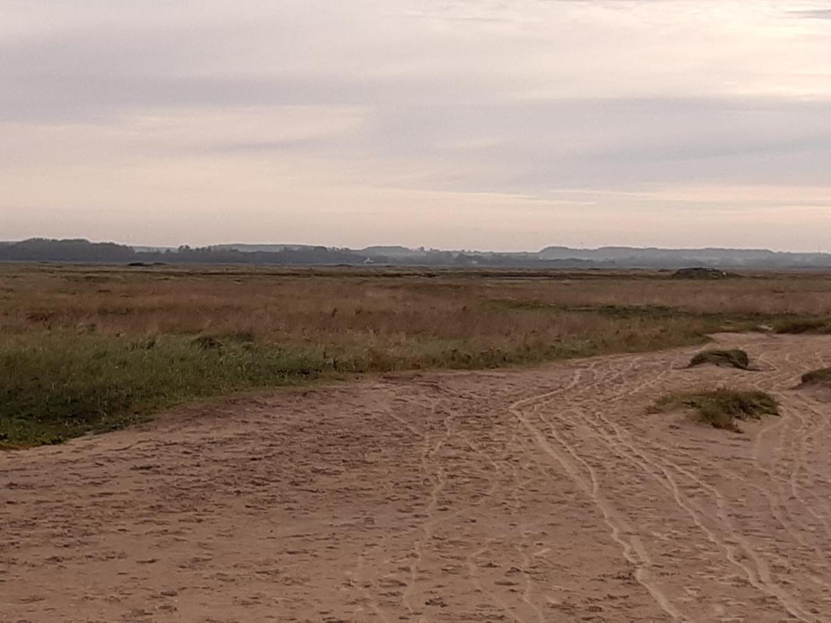 Les Obiones, Vue Laterale Mer, Fort Mahon Plage, Magnifique Studio Cabine 4P, Avec Balcon , Parking Prive Gratuit, Wifi, Classe 2 Etoiles, Exposition Plein Sud En Baie De Somme 외부 사진